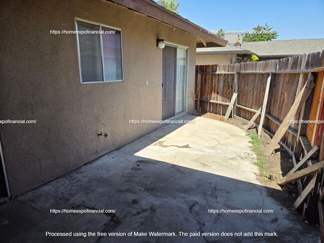 Building Photo - Nice Home For Rent - Duplex with private yard