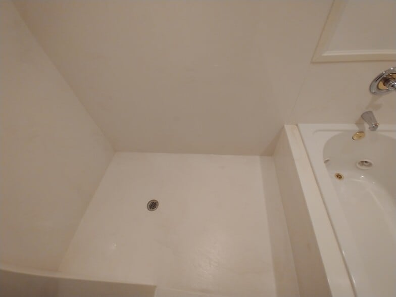 Building Photo - 936 Meadowbrook Dr