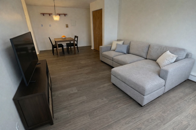 Building Photo - 103 W Elk Trl