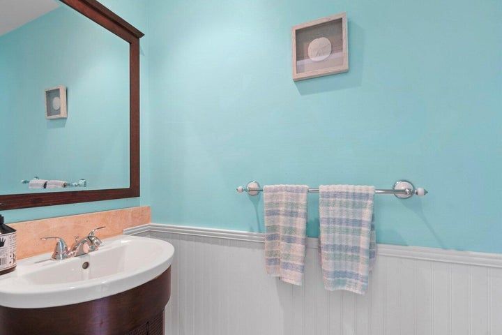 Building Photo - 842 SE 19th Ave