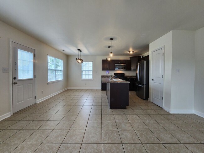 Building Photo - 208 Lockwood Ct