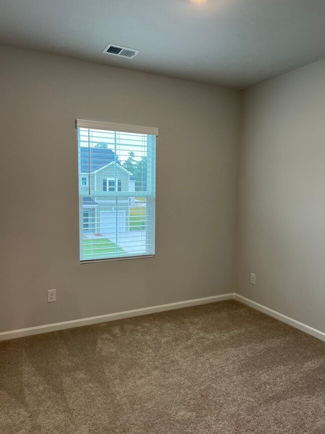 Building Photo - Brand New Home in Waterway Commons – 4BR /...
