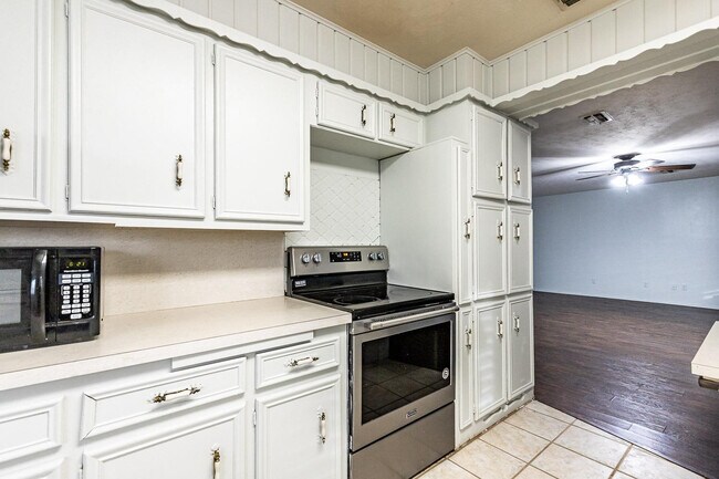 Building Photo - 4627 30th St