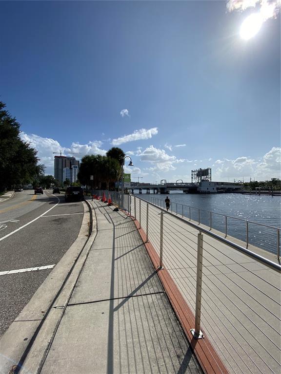 Building Photo - 1501 Doyle Carlton Dr