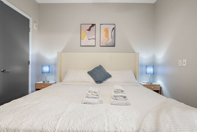 Building Photo - 1410 Nicollet Ave