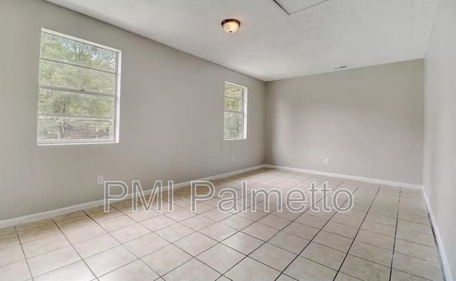 Building Photo - 329 Saddlefield Rd