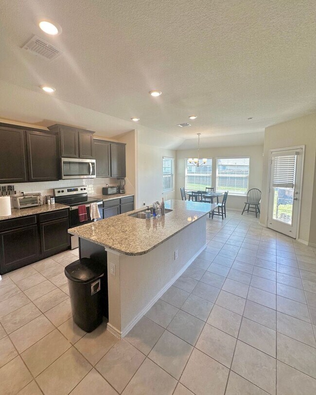 Building Photo - Beautiful 4 Bed Home in Copperas Cove! AVA...