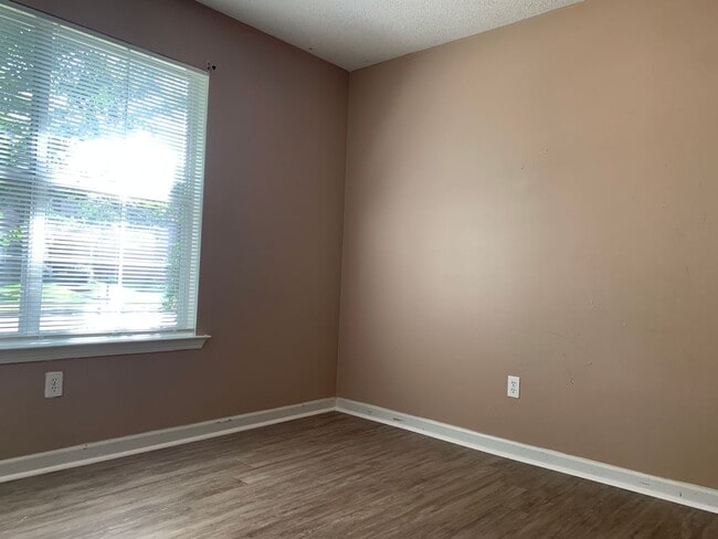 Building Photo - Awesome home near Shelby Farms for Rent! M...
