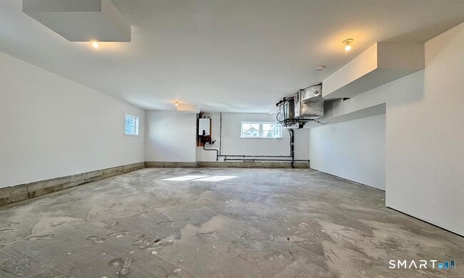 Building Photo - 25 Village Rd