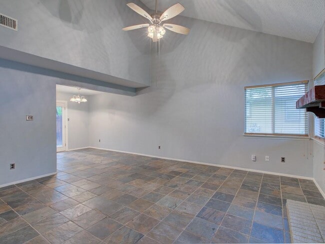 Building Photo - 2901 Burning Oak Dr