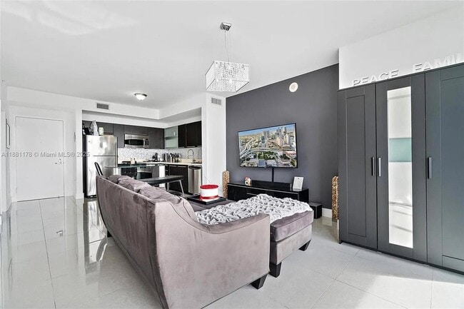 Building Photo - 90 SW 3rd St