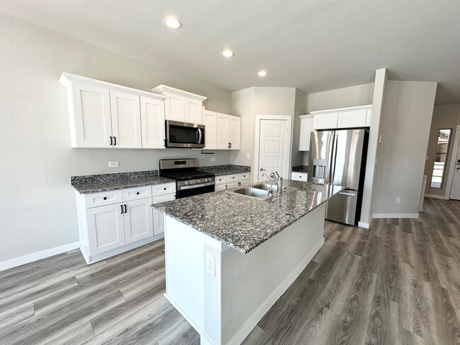 Building Photo - 3 Bedroom 2.5 Bathroom Ready to Rent ASAP!