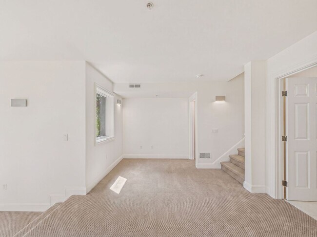 Building Photo - 853 De Haro St