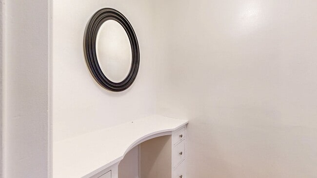 Building Photo - PURE Property Management -  Charming 2BR/1...