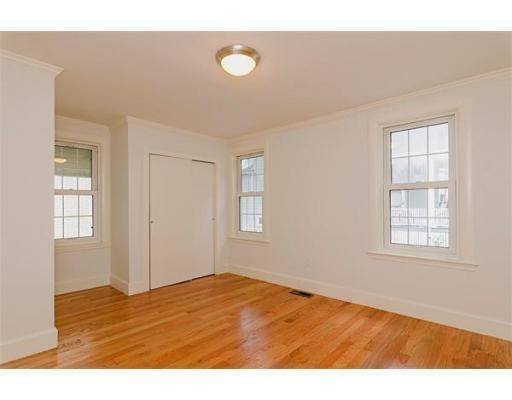 Building Photo - 2 Braemore Rd