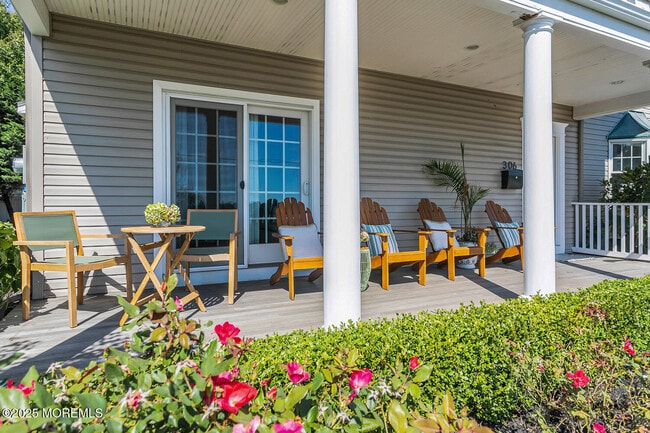 Building Photo - 306 Ocean Rd