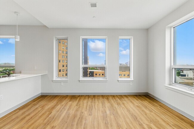 Building Photo - 1170 Tremont St