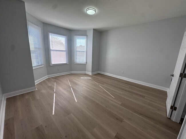 Building Photo - 5811 Crittenden St