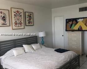 Building Photo - 5005 Collins Ave