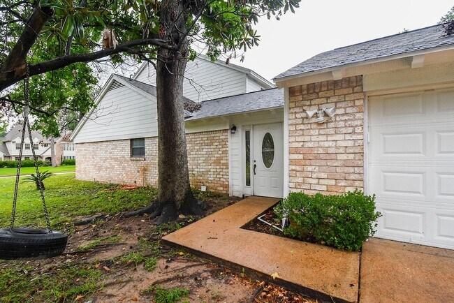 Building Photo - 1723 Big Horn Dr