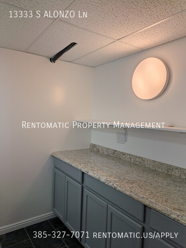 Building Photo - 13333 Alonzo Ln