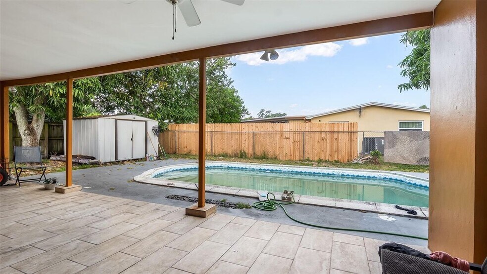 Building Photo - 6624 NW 1st Ct