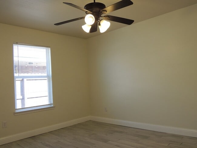 Building Photo - 9912 Agave Ave