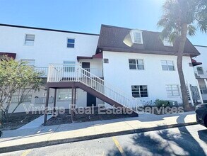 Building Photo - 9005 Tudor Dr