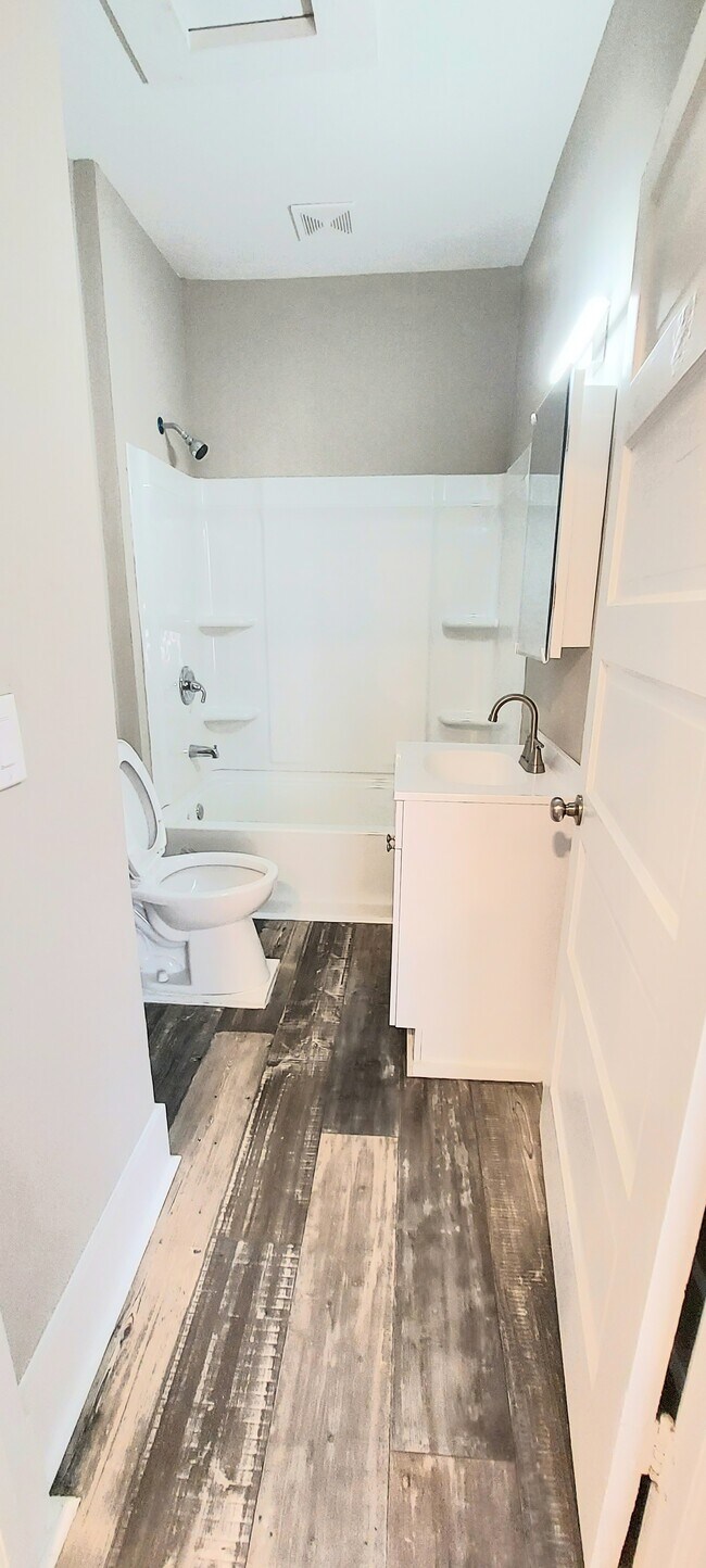 Building Photo - 2411 Wrightsboro Rd