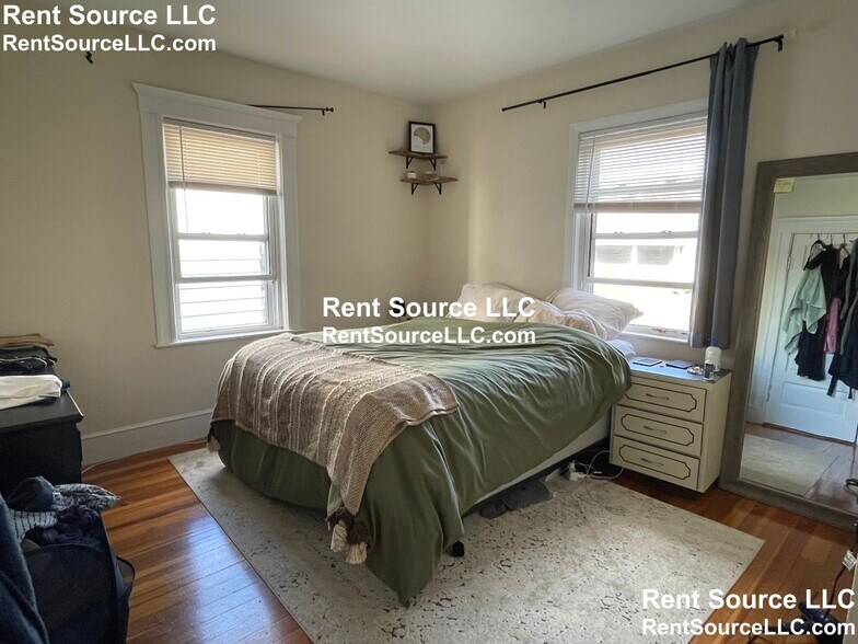 Building Photo - 104 Princeton St