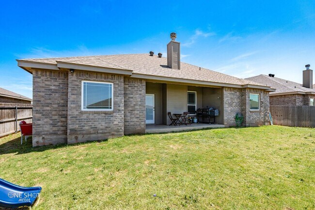 Building Photo - 3018 Oakley St