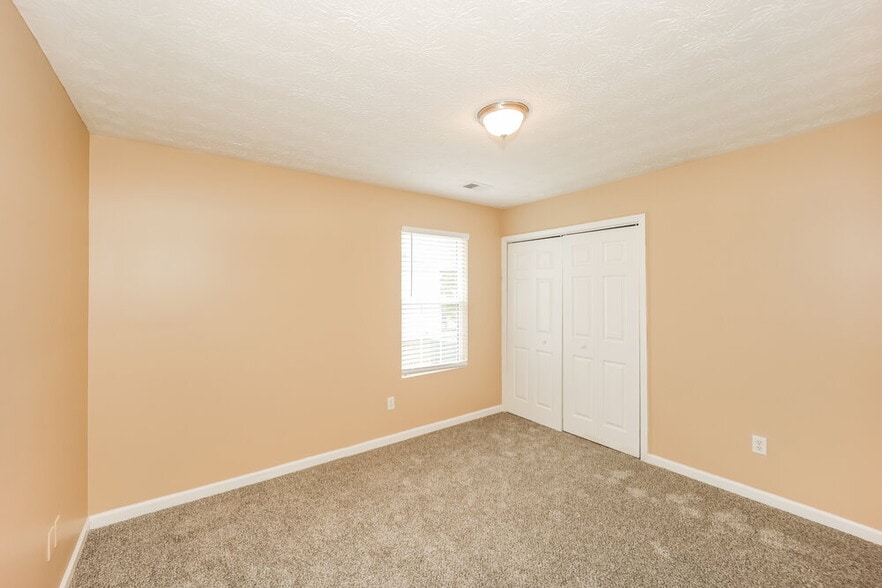 Building Photo - 468 Cathedral Dr