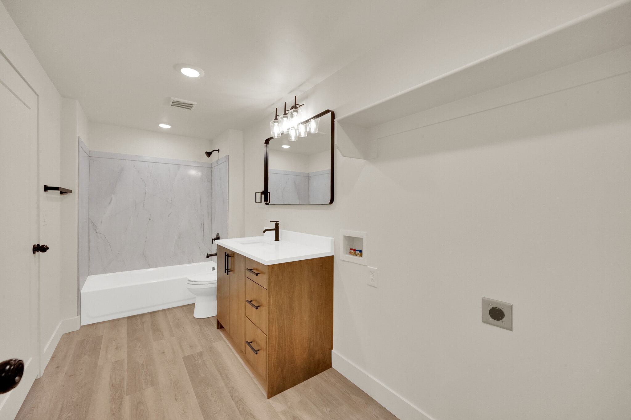 Building Photo - 1605 S 1100 W