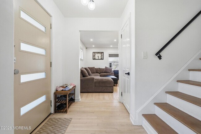 Building Photo - 227 Chatham Ave