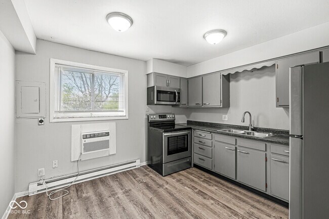 Building Photo - 10291 Medallion Dr
