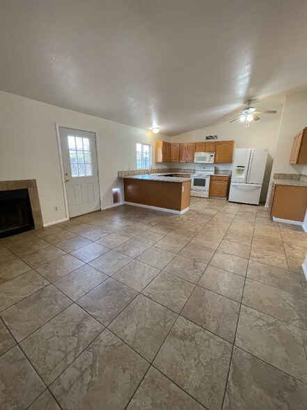 Building Photo - 10818 W Heatherbrae Dr