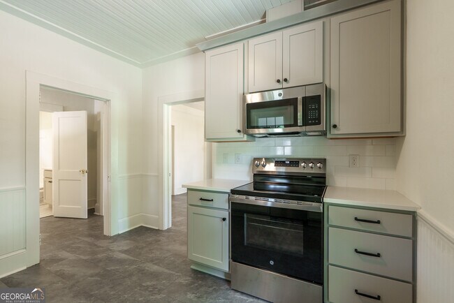 Building Photo - 5380 Guthrie Rd