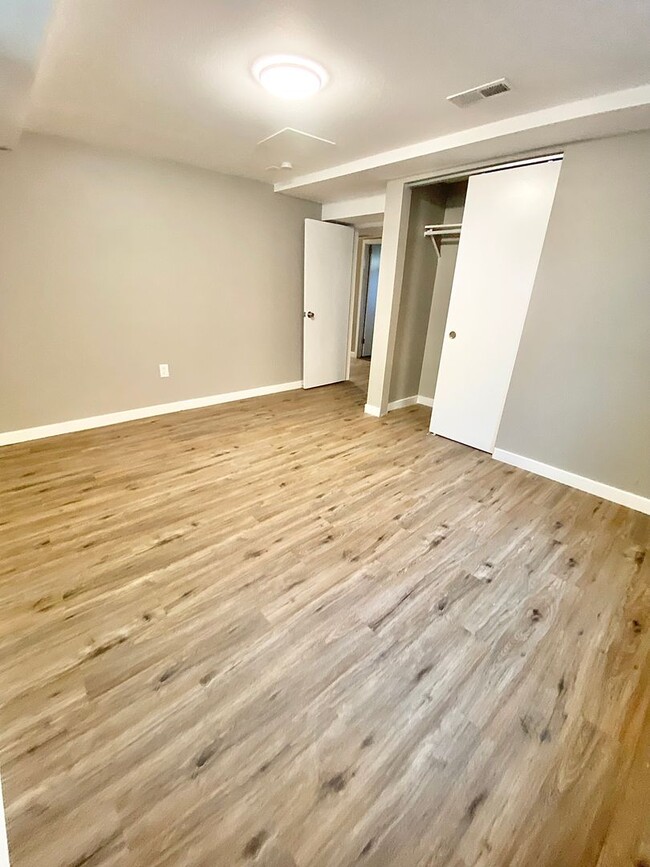 Building Photo - Spacious & Updated Home in Lakewood!-Open ...