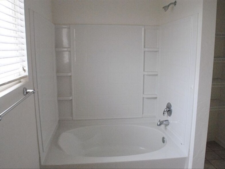 Building Photo - 1978 S 650 E