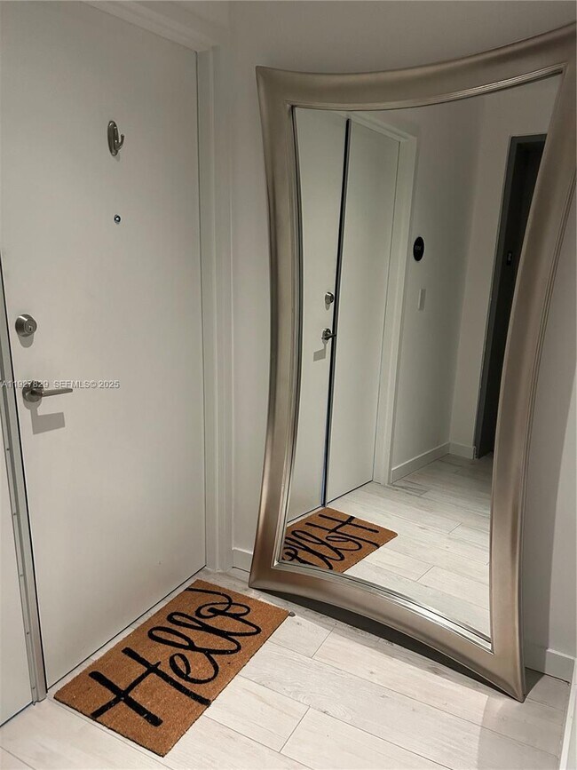 Building Photo - 480 NE 31st St