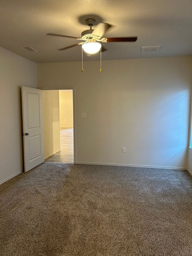 Building Photo - 9603 Iola Ave