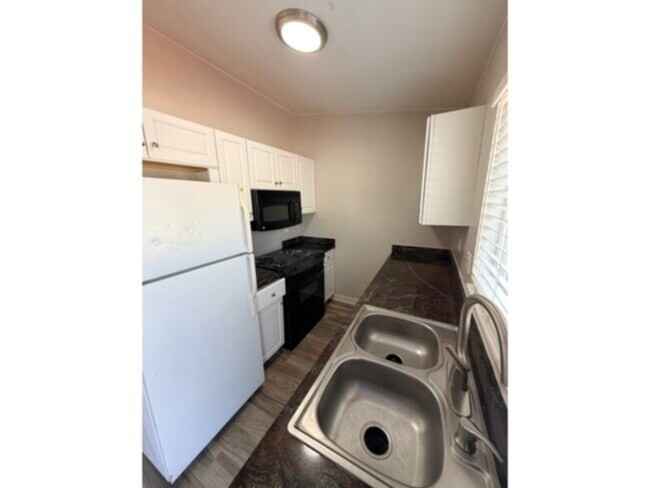 Building Photo - 14419 E Montana Cir