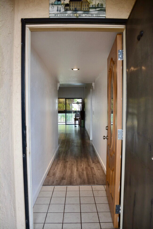 Building Photo - 2101 E 21ST St