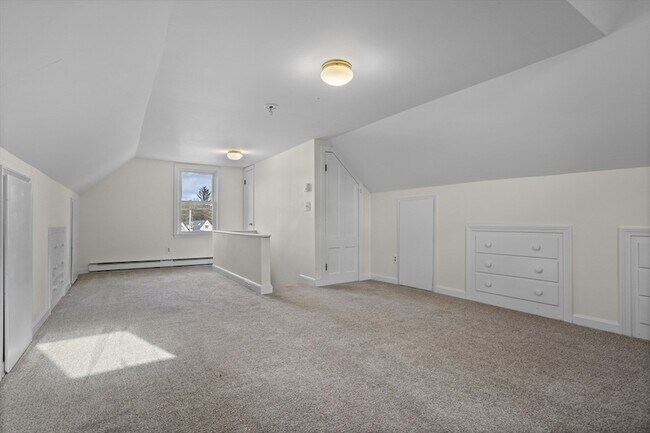 Building Photo - 294 Great Rd