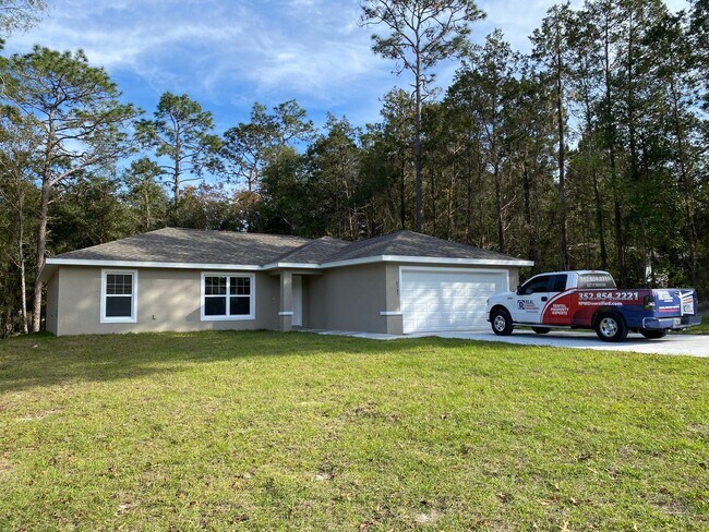 Building Photo - Custom Home - Desirable SW Dunnellon Neighborhood 3/2/2  Won't Last