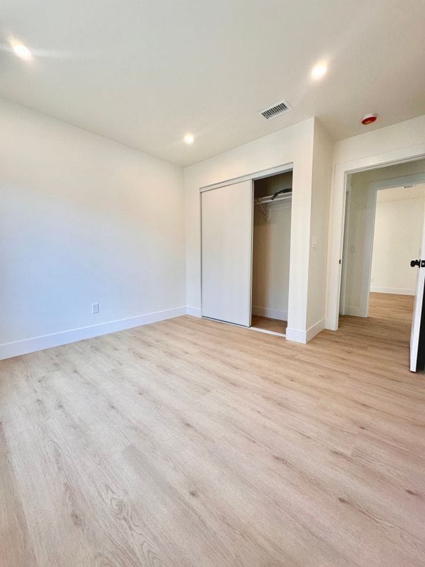 Building Photo - 1543 Delford Ave