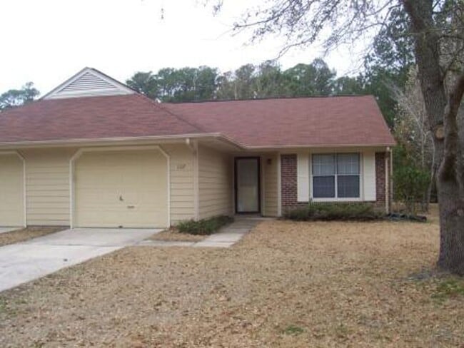 Primary Photo - Adorable Duplex