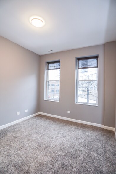 Building Photo - 1586 N Clybourn Ave