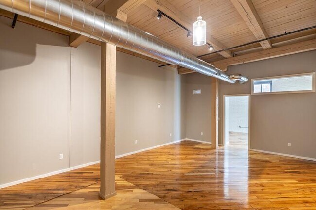 Building Photo - 116 N 4th St