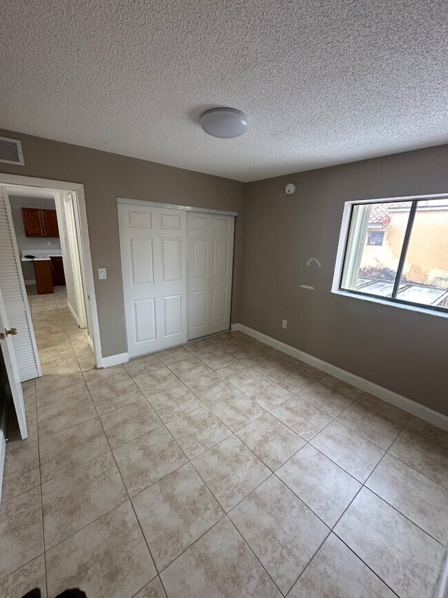 Building Photo - 2780 W 62nd St